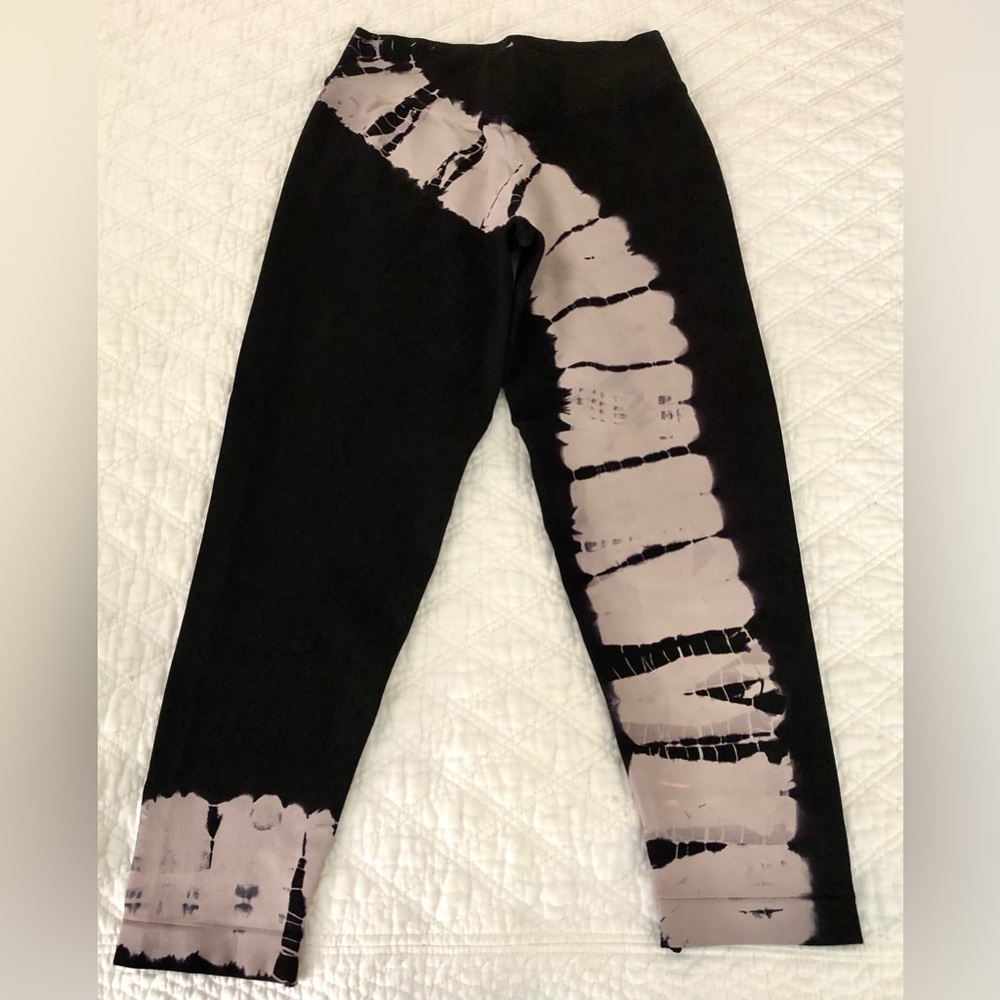 NUX Black and Tan Tie-Dye Leggings Very Small